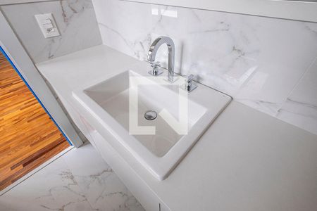 Casa à venda com 370m², 5 quartos e 4 vagas Casa à venda com 370m², 5 quartos e 4 vagasSuíte 4 - Banheiro