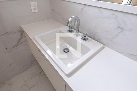 Casa à venda com 370m², 5 quartos e 4 vagas Casa à venda com 370m², 5 quartos e 4 vagasSuíte 3 - Banheiro