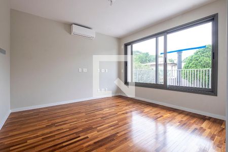 Casa à venda com 370m², 5 quartos e 4 vagas Casa à venda com 370m², 5 quartos e 4 vagasQuarto 5