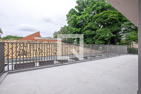 Casa à venda com 370m², 5 quartos e 4 vagas Casa à venda com 370m², 5 quartos e 4 vagasSuíte 3 - Varanda