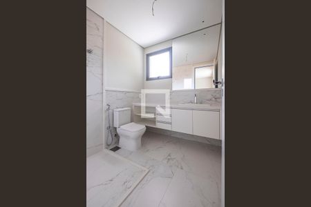 Casa à venda com 370m², 5 quartos e 4 vagas Casa à venda com 370m², 5 quartos e 4 vagasSuíte 2 - Banheiro