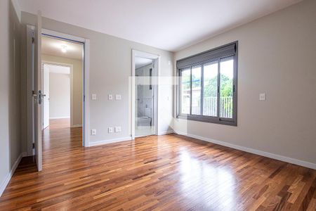 Casa à venda com 370m², 5 quartos e 4 vagas Casa à venda com 370m², 5 quartos e 4 vagasSuíte 4