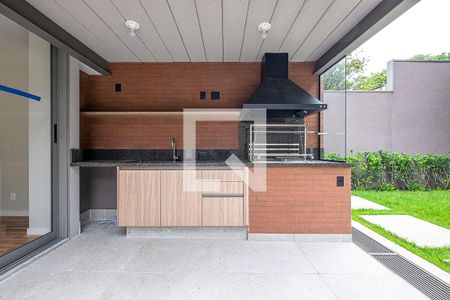 Casa à venda com 370m², 5 quartos e 4 vagas Casa à venda com 370m², 5 quartos e 4 vagasQuintal