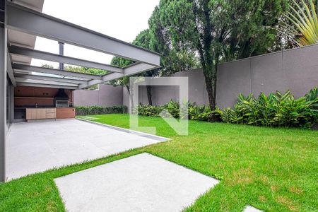 Casa à venda com 370m², 5 quartos e 4 vagas Casa à venda com 370m², 5 quartos e 4 vagasQuintal