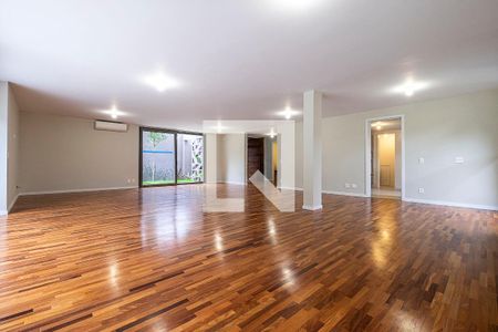 Sala de casa à venda com 5 quartos, 370m² em Alto de Pinheiros, São Paulo