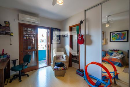 Suíte 1 de casa à venda com 2 quartos, 195m² em Guarujá, Porto Alegre