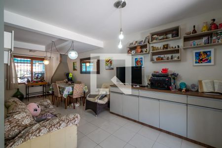 Sala de casa à venda com 2 quartos, 195m² em Guarujá, Porto Alegre