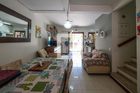 Sala de casa à venda com 2 quartos, 195m² em Guarujá, Porto Alegre
