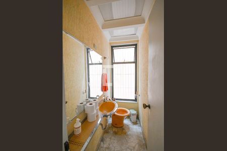 Lavabo de casa para alugar com 4 quartos, 370m² em Aclimação, São Paulo