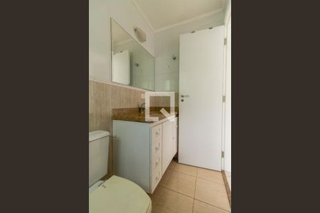 Casa de condomínio à venda com 200m², 4 quartos e 2 vagas Casa de condomínio à venda com 200m², 4 quartos e 2 vagasBanheiro da Suíte 2