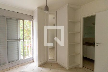 Casa de condomínio à venda com 200m², 4 quartos e 2 vagas Casa de condomínio à venda com 200m², 4 quartos e 2 vagasSuíte 2