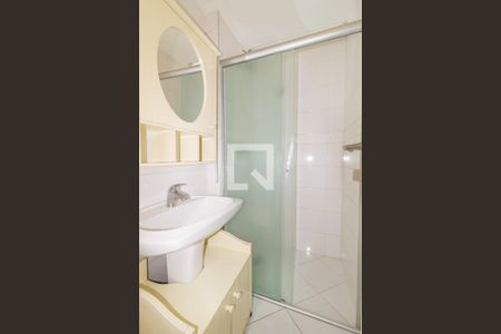 Casa de condomínio à venda com 200m², 4 quartos e 2 vagas Casa de condomínio à venda com 200m², 4 quartos e 2 vagasBanheiro