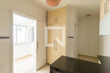 Casa de condomínio à venda com 200m², 4 quartos e 2 vagas Casa de condomínio à venda com 200m², 4 quartos e 2 vagasCozinha