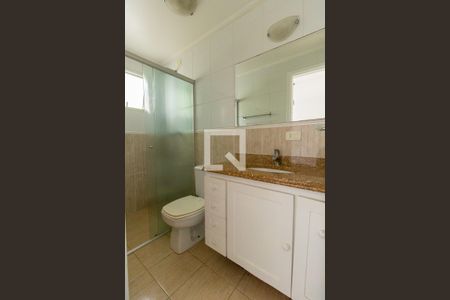 Casa de condomínio à venda com 200m², 4 quartos e 2 vagas Casa de condomínio à venda com 200m², 4 quartos e 2 vagasBanheiro da Suíte 2