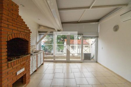 Casa de condomínio à venda com 200m², 4 quartos e 2 vagas Casa de condomínio à venda com 200m², 4 quartos e 2 vagasChurrasqueira