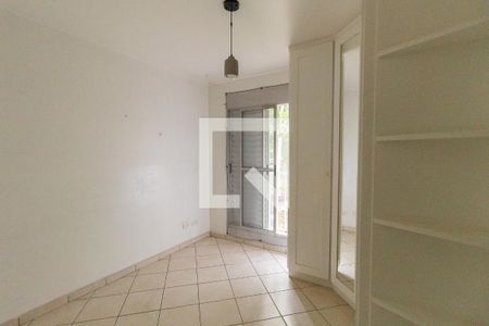 Casa de condomínio à venda com 200m², 4 quartos e 2 vagas Casa de condomínio à venda com 200m², 4 quartos e 2 vagasSuíte 2