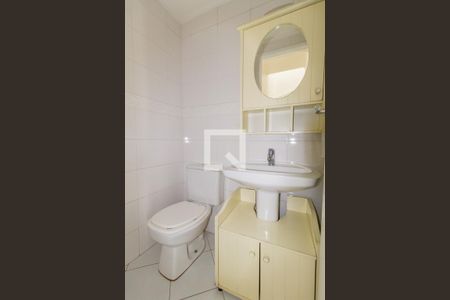 Casa de condomínio à venda com 200m², 4 quartos e 2 vagas Casa de condomínio à venda com 200m², 4 quartos e 2 vagasBanheiro