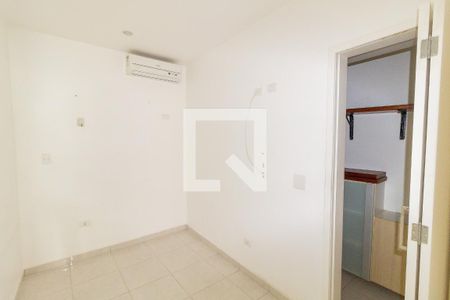 Casa de condomínio à venda com 200m², 4 quartos e 2 vagas Casa de condomínio à venda com 200m², 4 quartos e 2 vagasEdícula