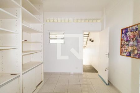 Casa de condomínio à venda com 200m², 4 quartos e 2 vagas Casa de condomínio à venda com 200m², 4 quartos e 2 vagasEdícula