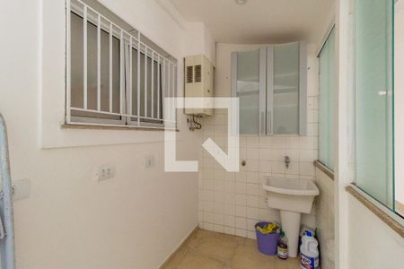 Casa de condomínio à venda com 200m², 4 quartos e 2 vagas Casa de condomínio à venda com 200m², 4 quartos e 2 vagasLavanderia