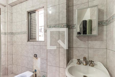 Banheiro de kitnet/studio para alugar com 1 quarto, 42m² em República, São Paulo