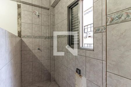 Banheiro de kitnet/studio para alugar com 1 quarto, 42m² em República, São Paulo