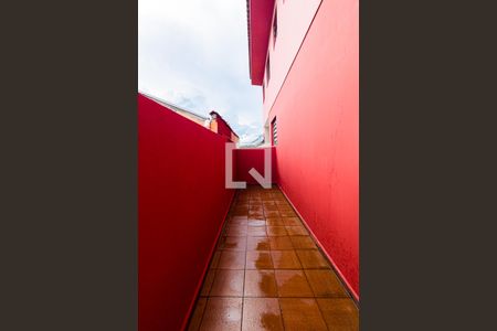 Casa para alugar com 300m², 3 quartos e 4 vagas Casa para alugar com 300m², 3 quartos e 4 vagasCorredor