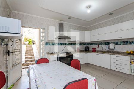 Casa para alugar com 400m², 3 quartos e 2 vagasCozinha