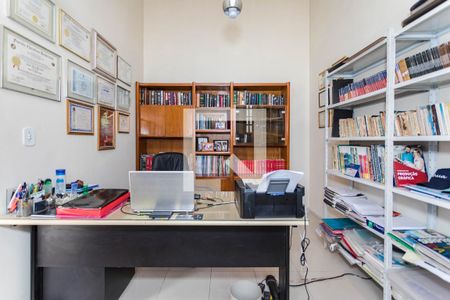 Casa para alugar com 400m², 3 quartos e 2 vagasEscritório