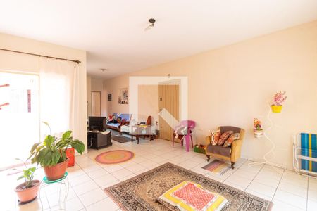 Sala de casa à venda com 3 quartos, 372m² em Jardim Jussara, São Paulo