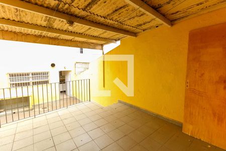 Casa para alugar com 180m², 3 quartos e 2 vagas Casa para alugar com 180m², 3 quartos e 2 vagasVaranda