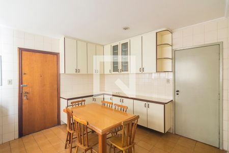 Apartamento à venda com 133m², 3 quartos e 2 vagasCozinha