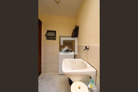 Casa de condomínio à venda com 100m², 2 quartos e 1 vagaÁrea de Serviço