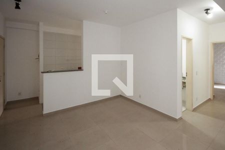 Sala de apartamento para alugar com 2 quartos, 70m² em Vila Ivone, São Paulo