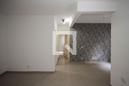 Sala de apartamento para alugar com 2 quartos, 70m² em Vila Ivone, São Paulo