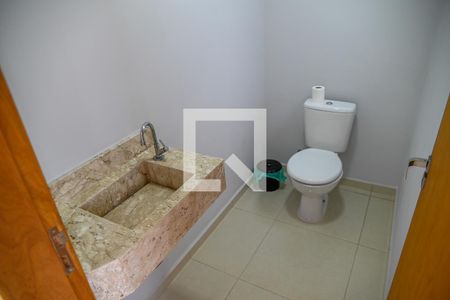 Casa à venda com 165m², 3 quartos e 4 vagasLavabo Lazer