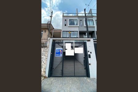 Casa à venda com 165m², 3 quartos e 4 vagasFachada