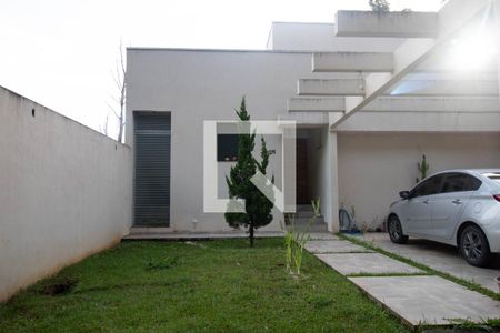 Casa de condomínio à venda com 405m², 3 quartos e 2 vagasFachada
