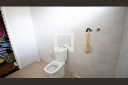 Casa de condomínio à venda com 405m², 3 quartos e 2 vagasBanheiro suíte 3