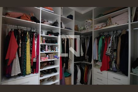 Casa de condomínio à venda com 405m², 3 quartos e 2 vagasCloset Suíte 2