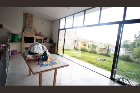 Casa de condomínio à venda com 405m², 3 quartos e 2 vagasChurrasqueira