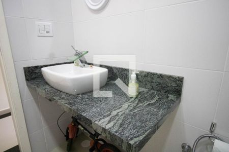 Casa de condomínio à venda com 405m², 3 quartos e 2 vagasBanheiro 1