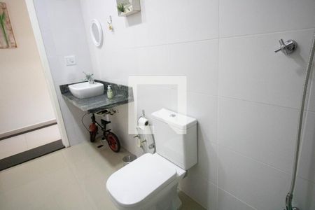 Casa de condomínio à venda com 405m², 3 quartos e 2 vagasBanheiro 1