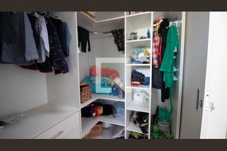 Casa de condomínio à venda com 405m², 3 quartos e 2 vagasCloset Suíte 1