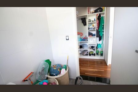 Casa de condomínio à venda com 405m², 3 quartos e 2 vagasBanheiro suíte 1