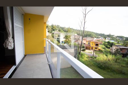 Casa de condomínio à venda com 405m², 3 quartos e 2 vagasVaranda suíte 2