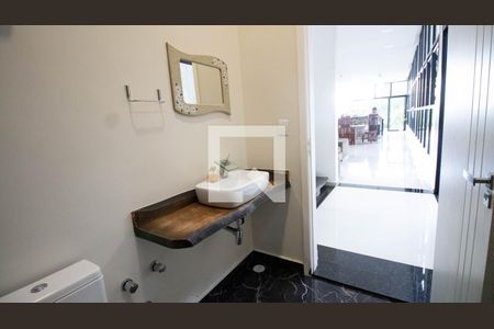 Casa de condomínio à venda com 405m², 3 quartos e 2 vagasBanheiro 2