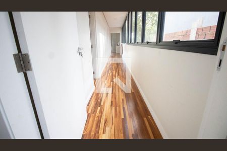 Casa de condomínio à venda com 405m², 3 quartos e 2 vagasCorredor