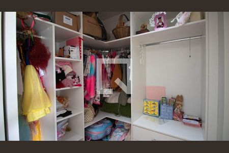 Casa de condomínio à venda com 405m², 3 quartos e 2 vagasCloset Suíte 3