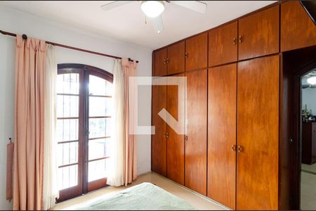 Casa à venda com 185m², 4 quartos e 3 vagasSuíte